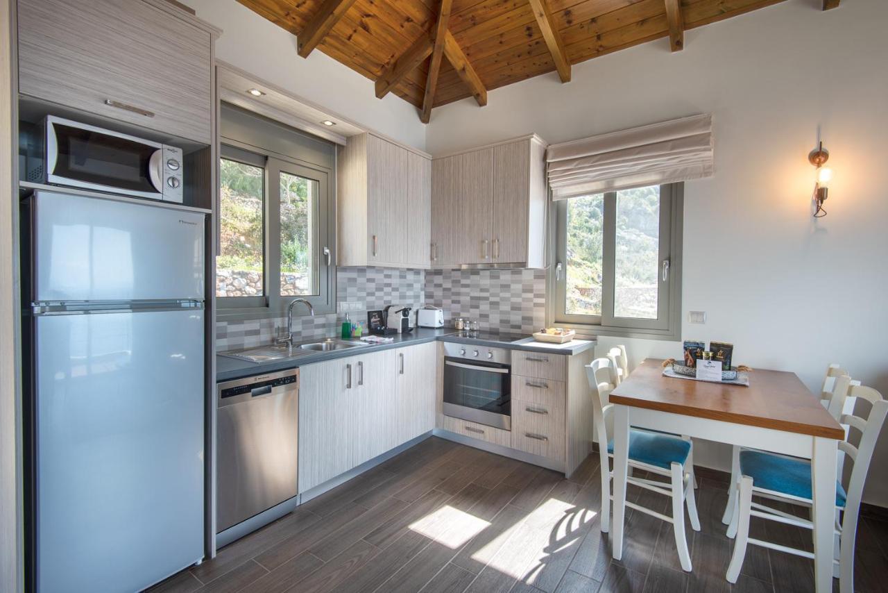 Bay View Guesthouses Kalamata Eksteriør billede