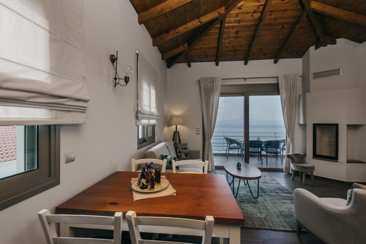 Bay View Guesthouses Kalamata Eksteriør billede