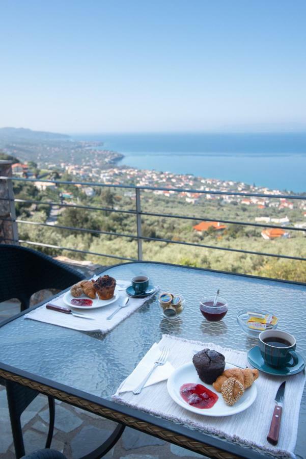 Bay View Guesthouses Kalamata Eksteriør billede