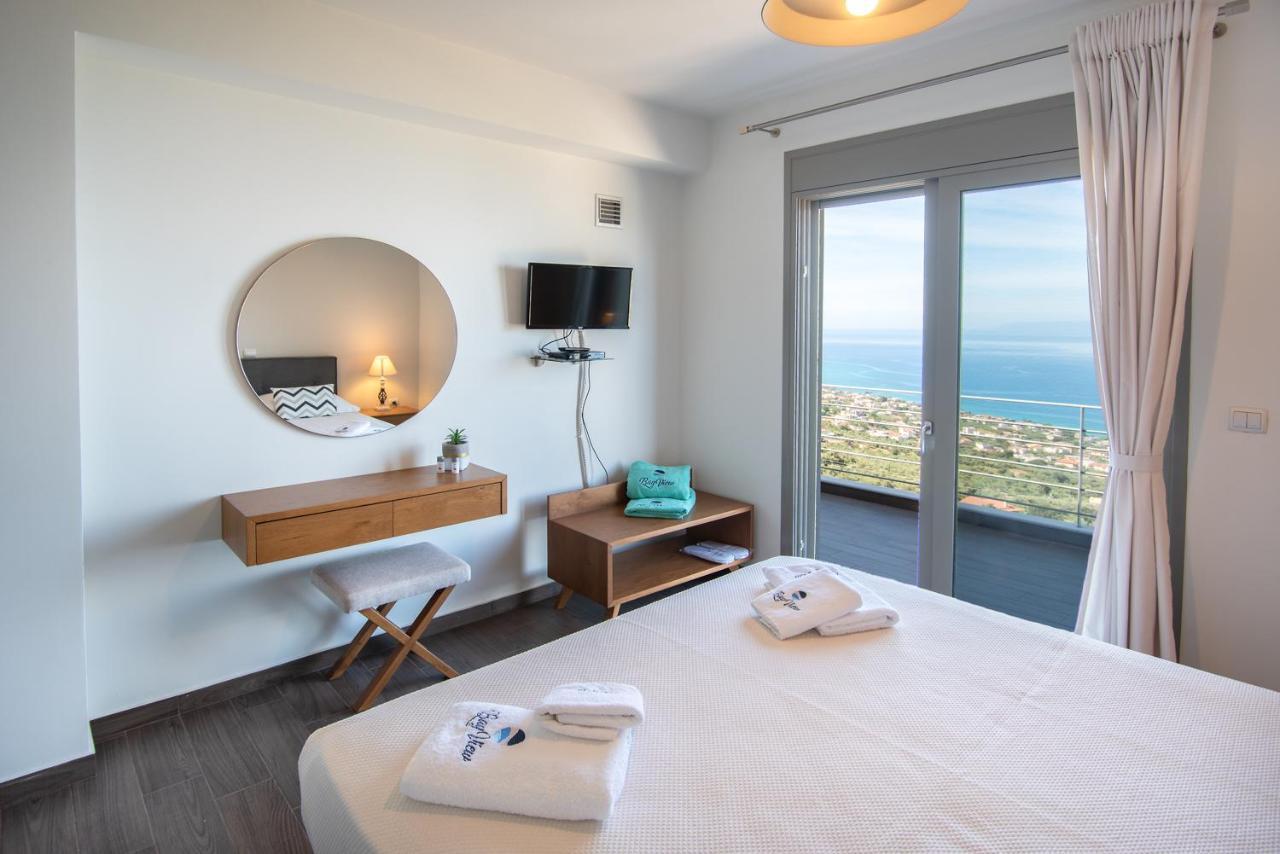 Bay View Guesthouses Kalamata Eksteriør billede